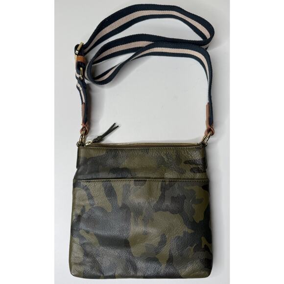 Mark & Graham Camouflage Shoulder Bag - Picture 3 of 10